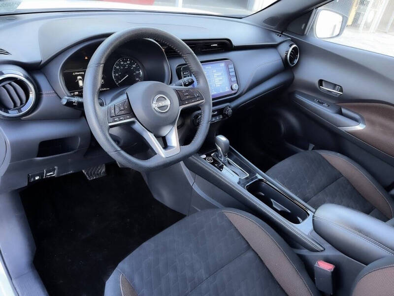 2024 Nissan Kicks SR