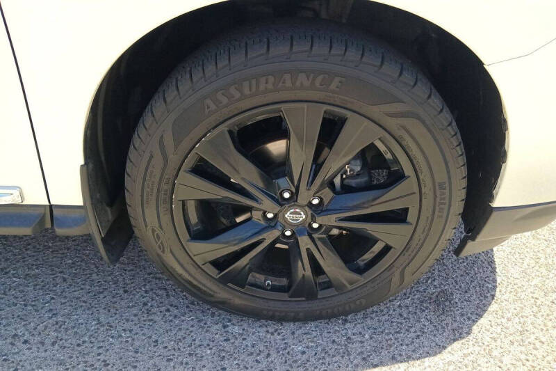 2017 Nissan Pathfinder Platinum