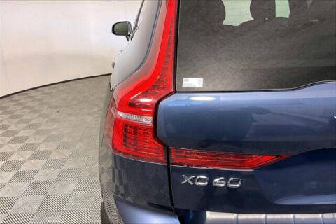 2022 Volvo XC60 B5 Momentum