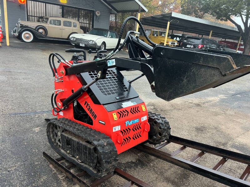 2025 FUTURE FT380R MINI SKID