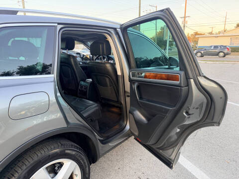 2014 Volkswagen Touareg V6 Sport