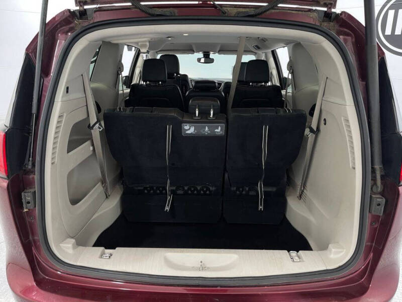 2017 Chrysler Pacifica Touring-L Plus