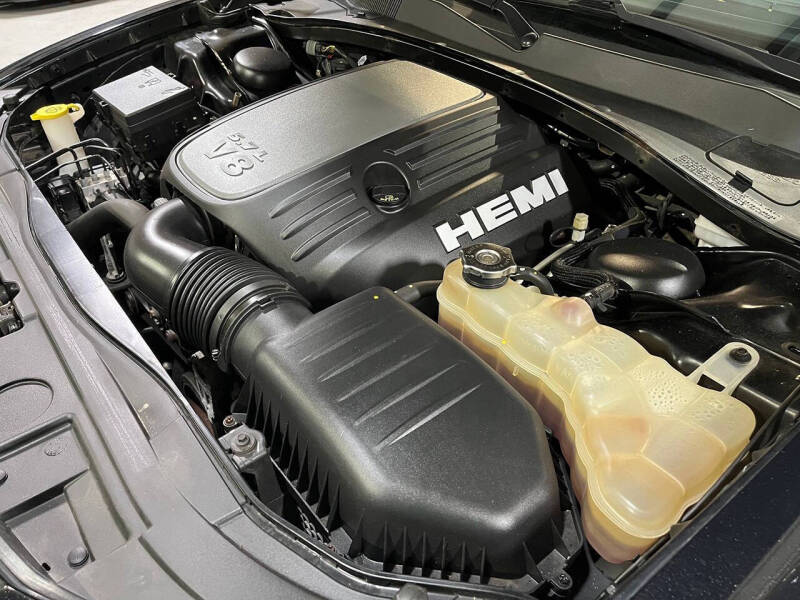 2014 Chrysler 300 C John Varvatos Limited Edition