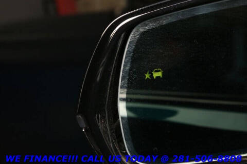 2024 Cadillac LYRIQ Luxury 1