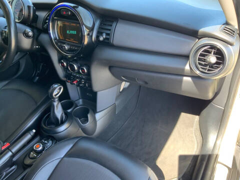 2017 MINI Hardtop 4 Door Cooper