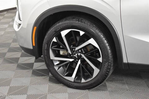 2023 Mitsubishi Outlander SE