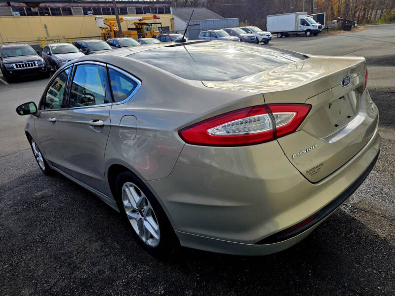 2015 Ford Fusion SE