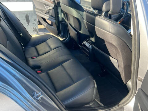 2012 BMW 5 Series 528i xDrive