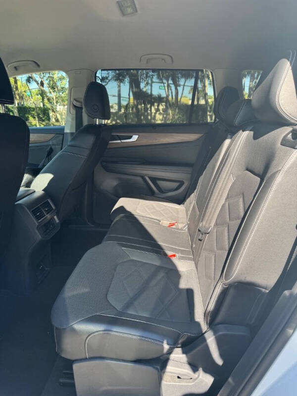 2024 Volkswagen Atlas SE