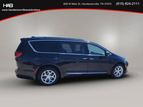 2017 Chrysler Pacifica Touring-L Plus