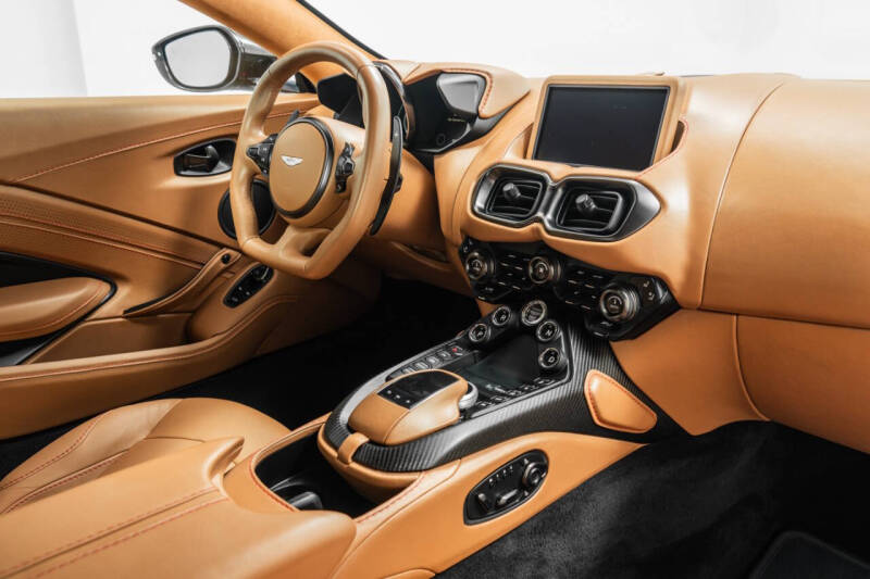 2023 Aston Martin Vantage V8