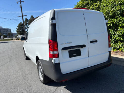 2017 Mercedes-Benz Metris Worker Cargo