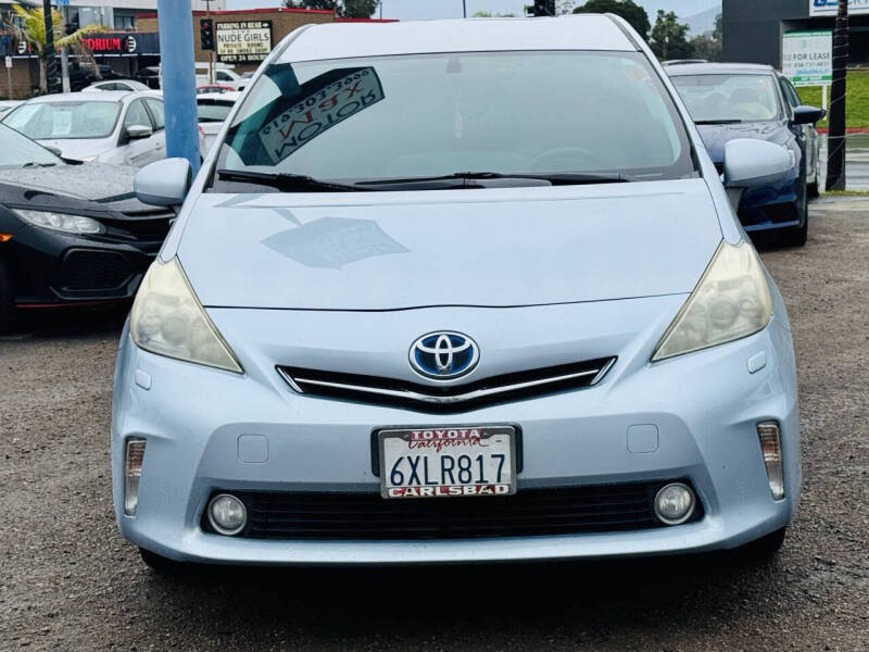 2012 Toyota Prius v Five