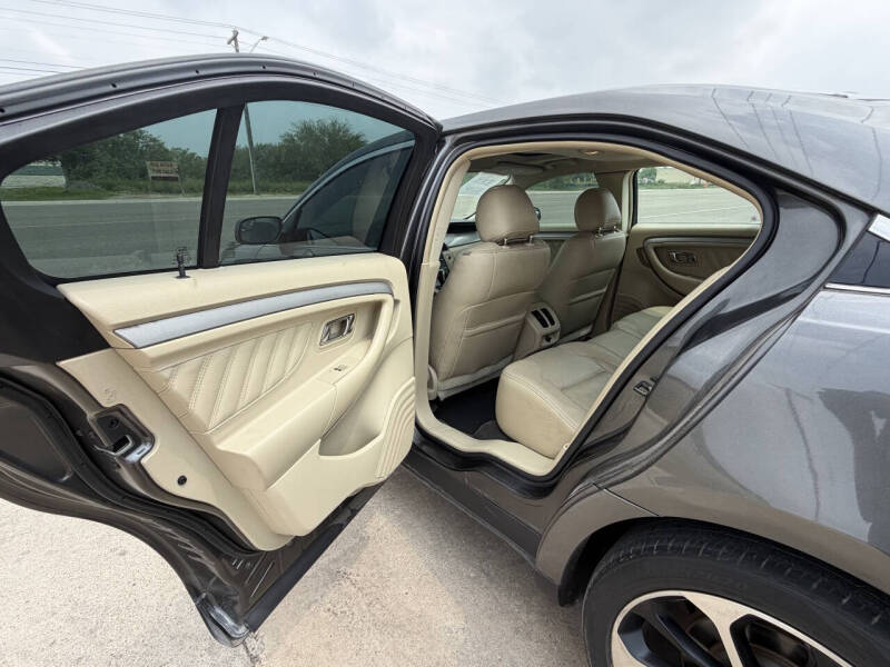 2015 Ford Taurus SEL