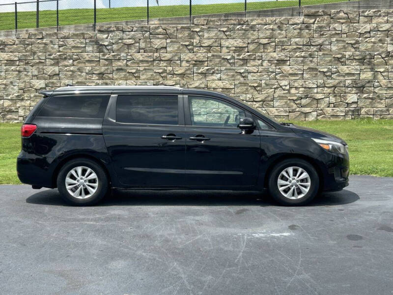 2017 Kia Sedona LX