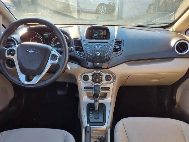 2016 Ford Fiesta SE