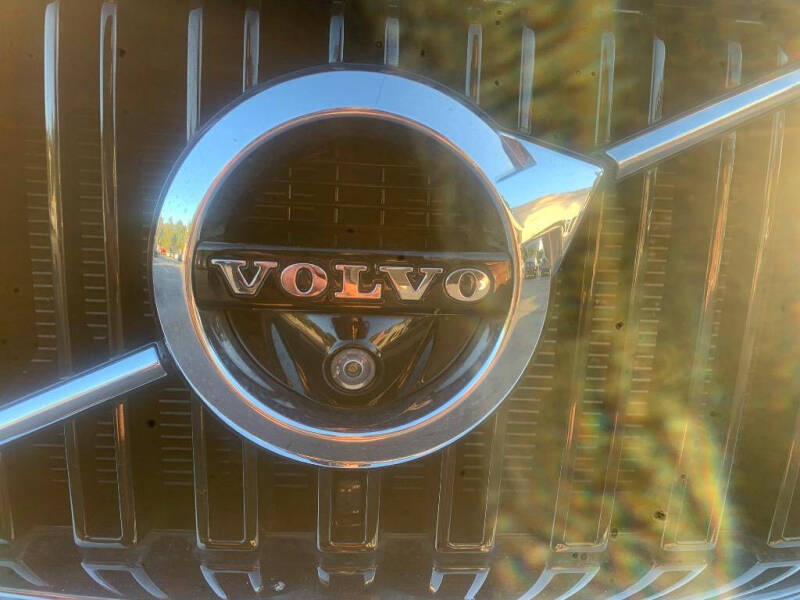 2016 Volvo XC90 T6 Momentum