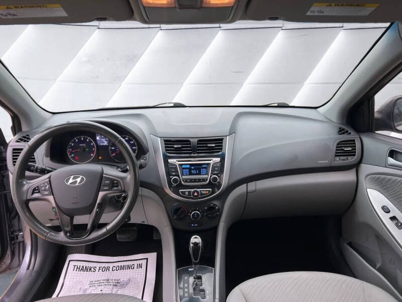 2016 Hyundai Accent SE