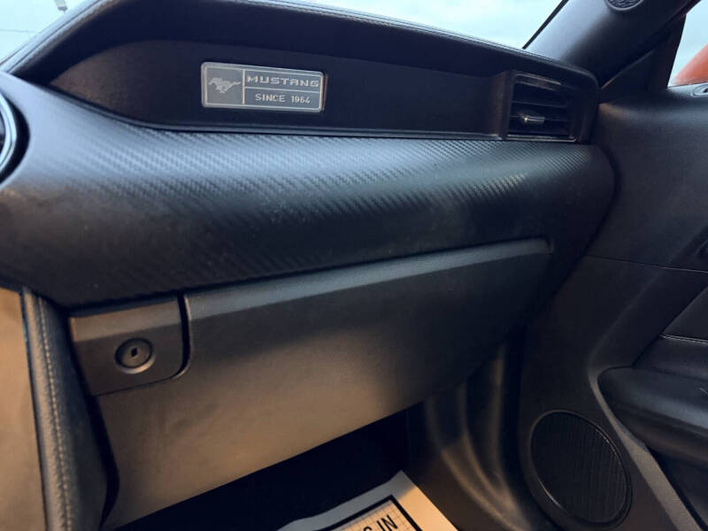 2016 Ford Mustang V6