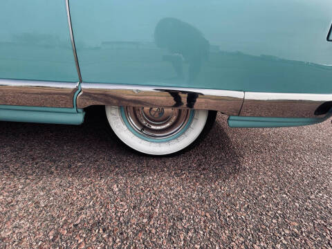 1952 Kaiser TRAVLER