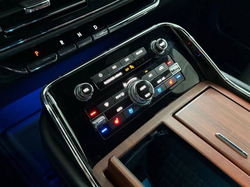 2023 Lincoln Navigator L Standard