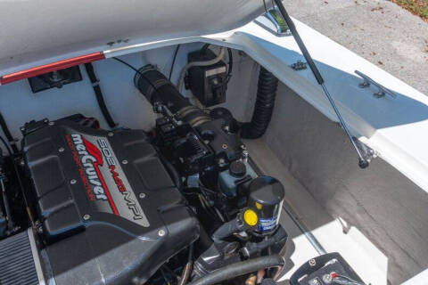 1994 Donzi Marine Classic 22