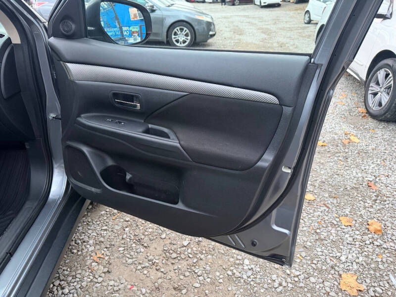 2017 Mitsubishi Outlander SE