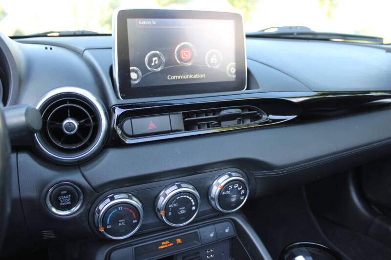 2017 FIAT 124 Spider Lusso