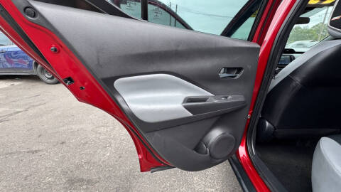 2021 Nissan Kicks SR