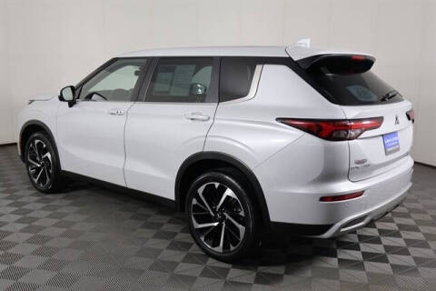 2023 Mitsubishi Outlander SE