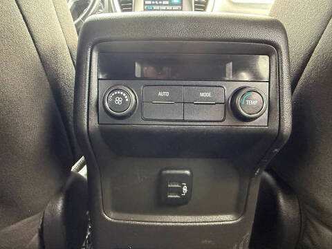 2017 GMC Acadia SLE-2