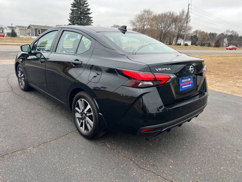 2022 Nissan Versa SV