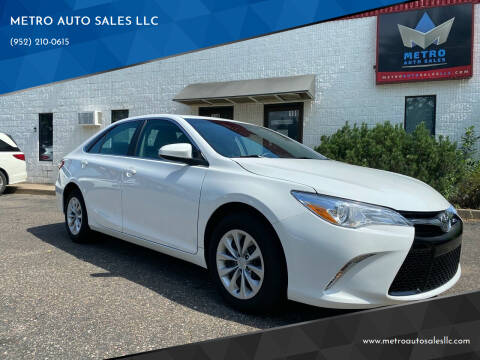 2015 Toyota Camry for sale at METRO AUTO SALES LLC in Lino Lakes MN