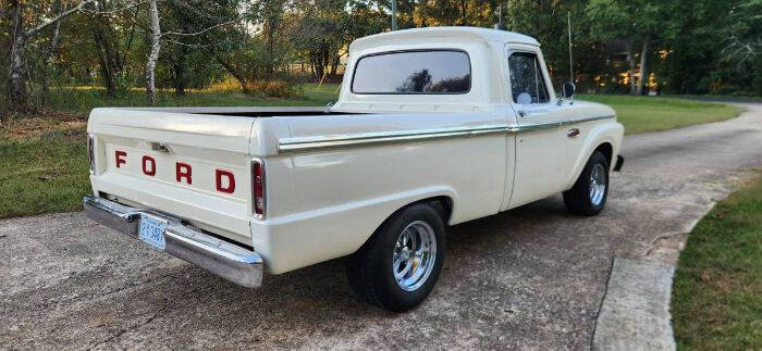 1965 Ford F-100