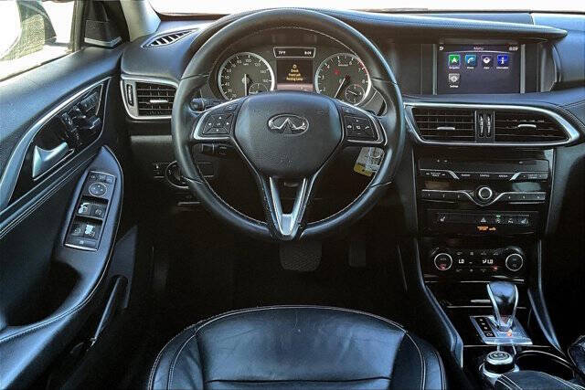 2017 Infiniti QX30 Premium