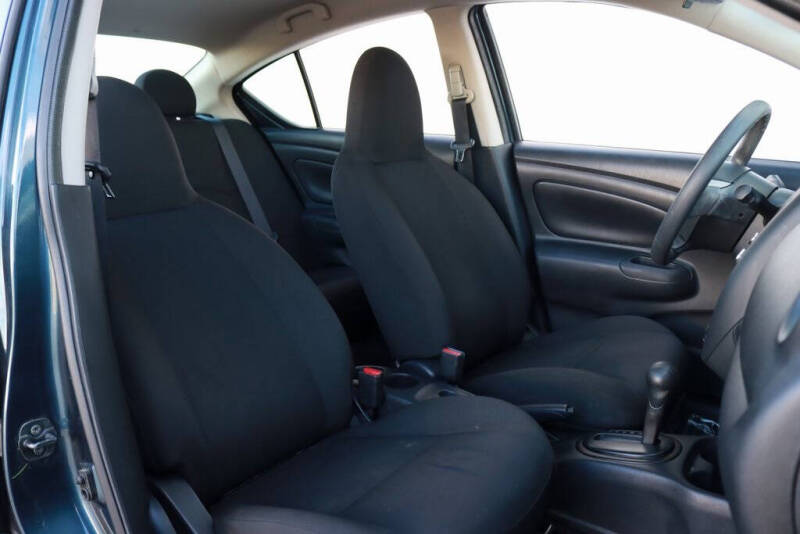 2015 Nissan Versa 1.6 S