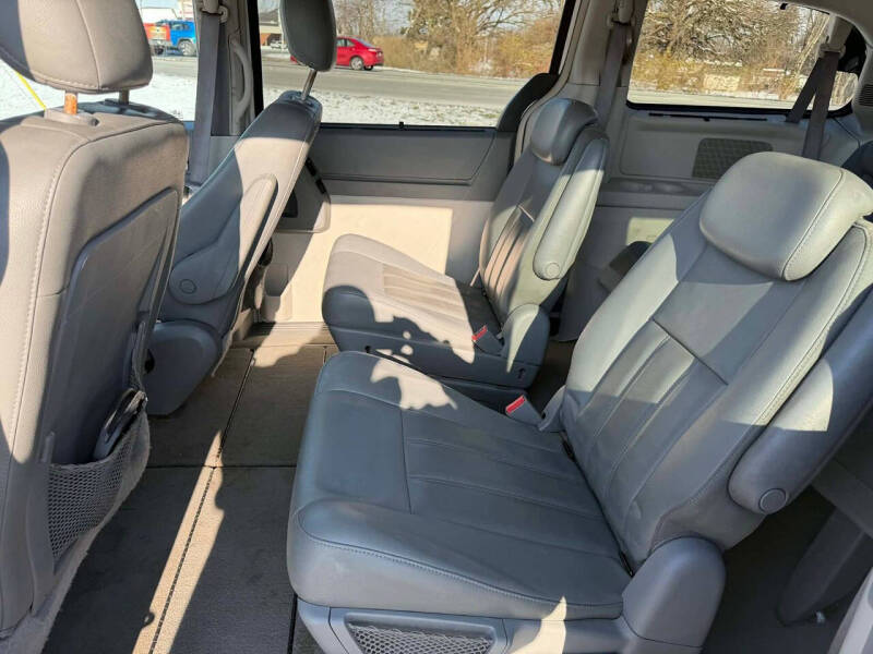 2010 Chrysler Town and Country Touring