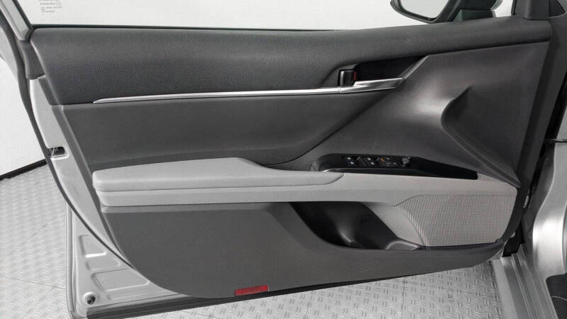 2020 Toyota Camry Hybrid LE