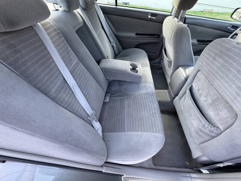 2005 Toyota Camry Standard