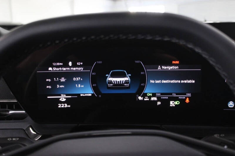 2025 Audi SQ6 e-tron quattro Premium Plus