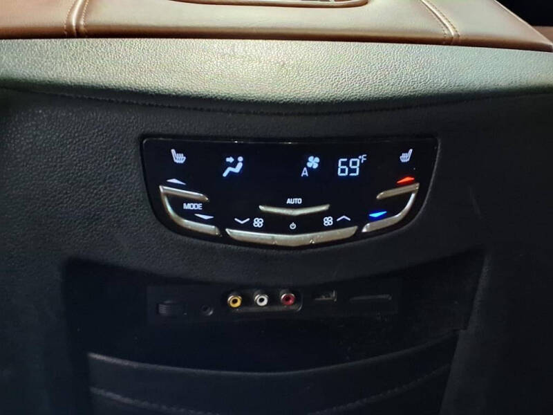 2016 Cadillac Escalade ESV Luxury Collection