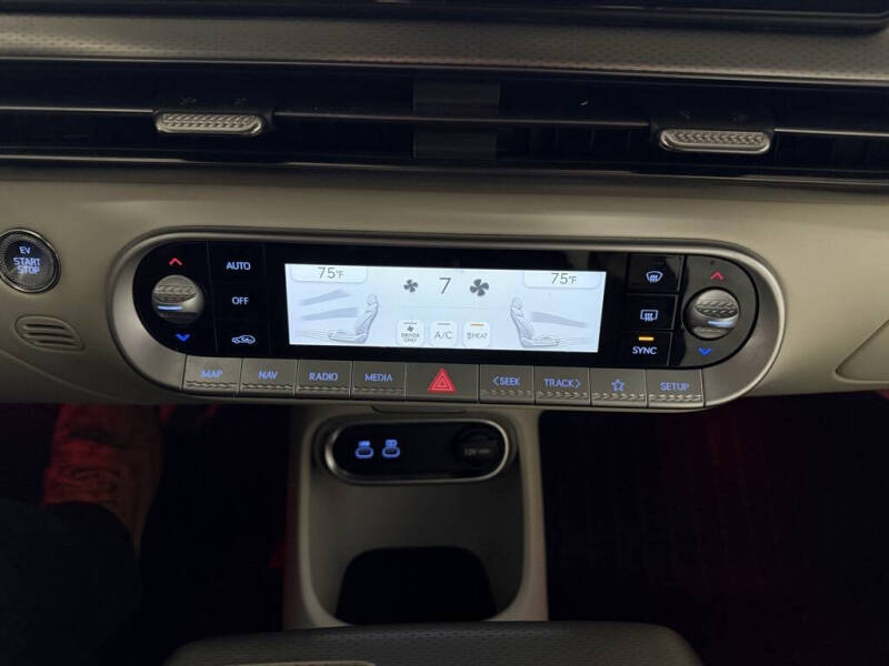 2024 Genesis GV60 Advanced