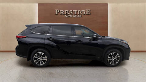 2022 Toyota Highlander Hybrid XLE