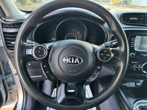 2017 Kia Soul +