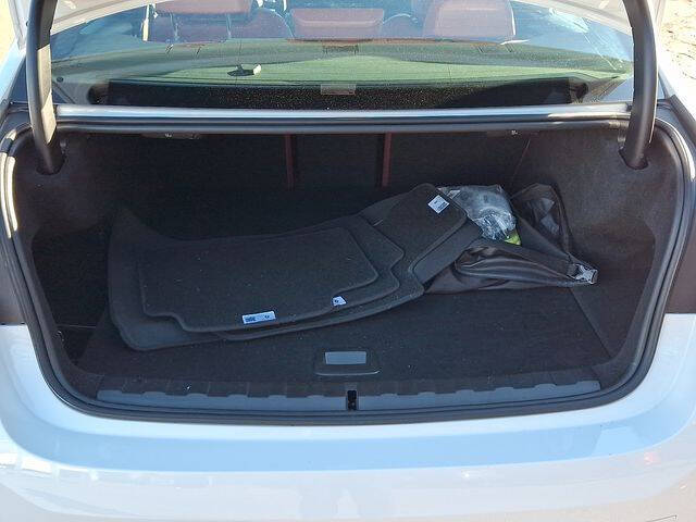 2023 BMW 3 Series 330e