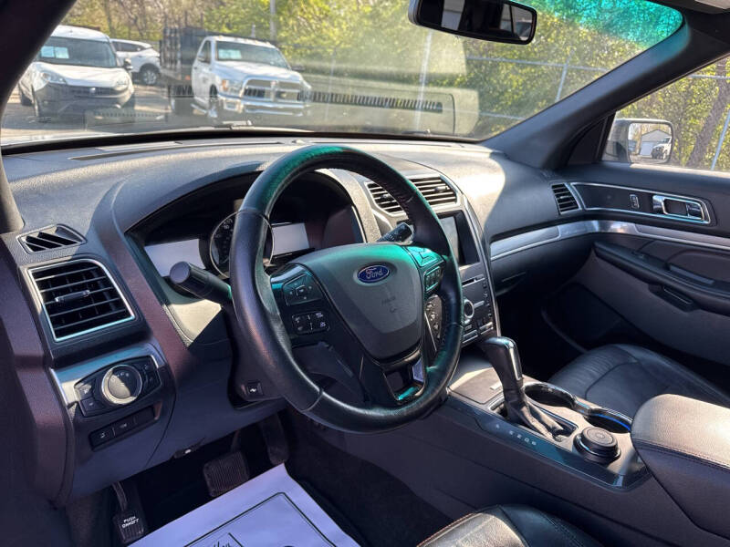 2017 Ford Explorer Sport