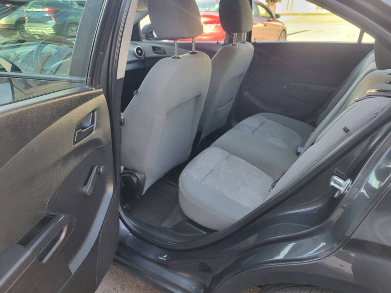 2016 Chevrolet Sonic LS Auto