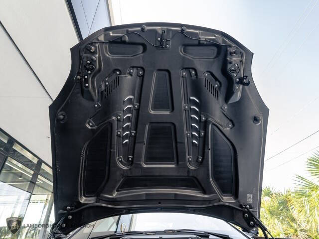 2025 Aston Martin Vanquish