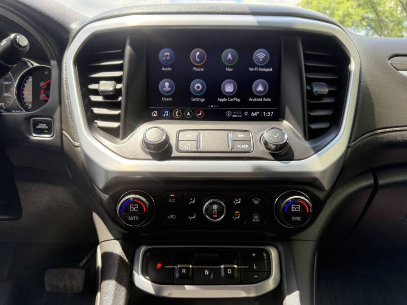 2022 GMC Acadia SLT