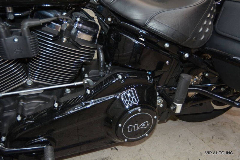 2019 Harley-Davidson FLHCS